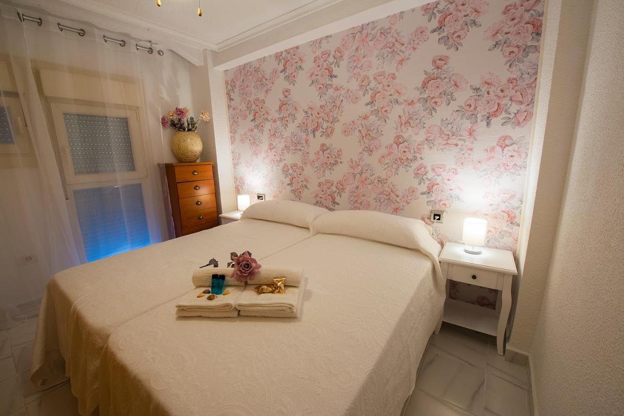 Las Damas Premium 23F Beach Front - Pool & Parking 베니돔 외부 사진